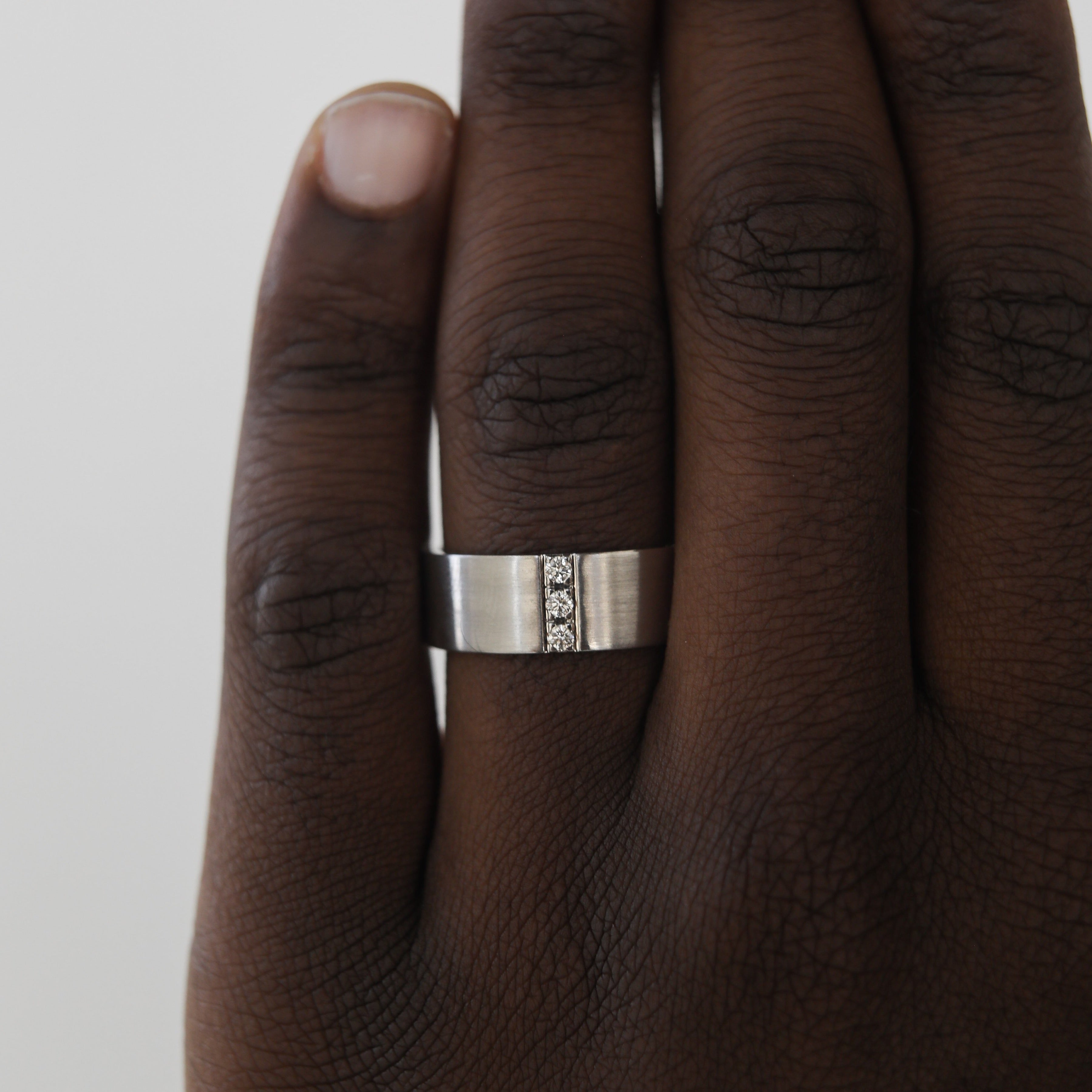 Satin-Finish Stone Setting White Gold Men's Band - crownmoissanite