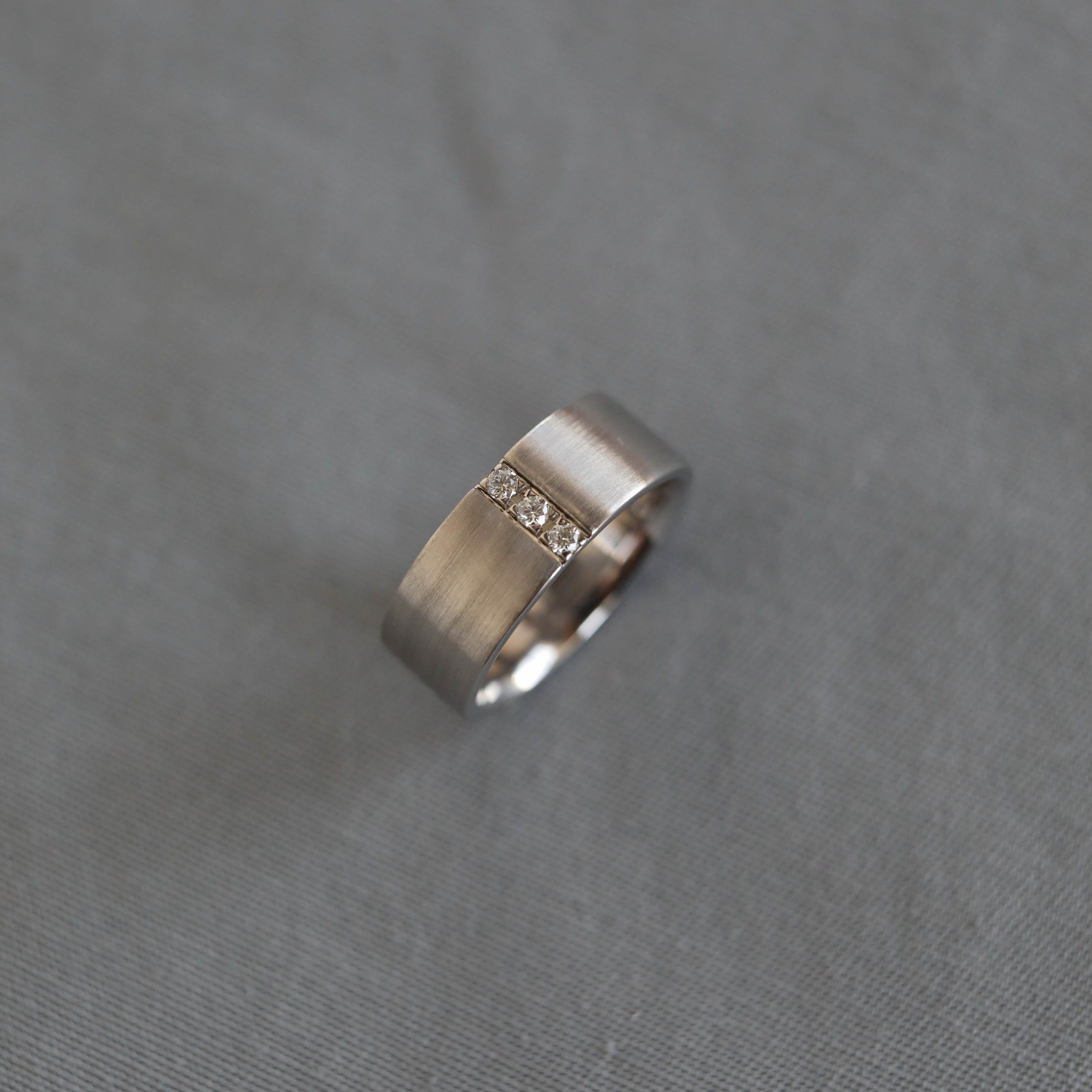 Satin-Finish Stone Setting White Gold Men's Band - crownmoissanite