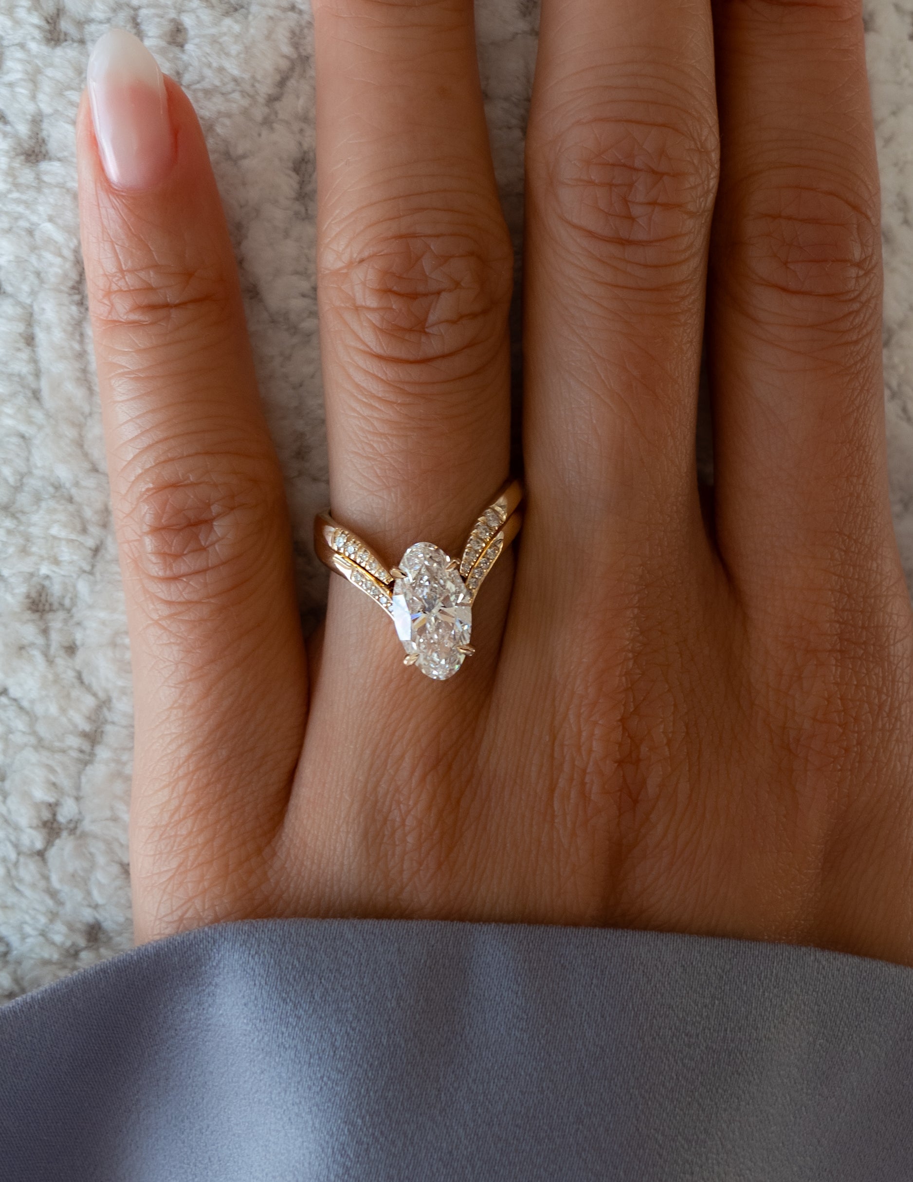 1.0 - 3.0 CT Moval Shaped Moissanite Solitaire Style Bridal Set