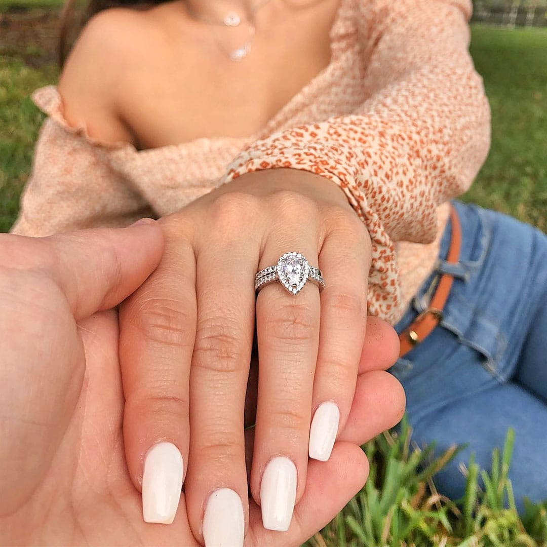 1.33 CT Pear Moissanite Diamond Halo Engagement Ring - crownmoissanite