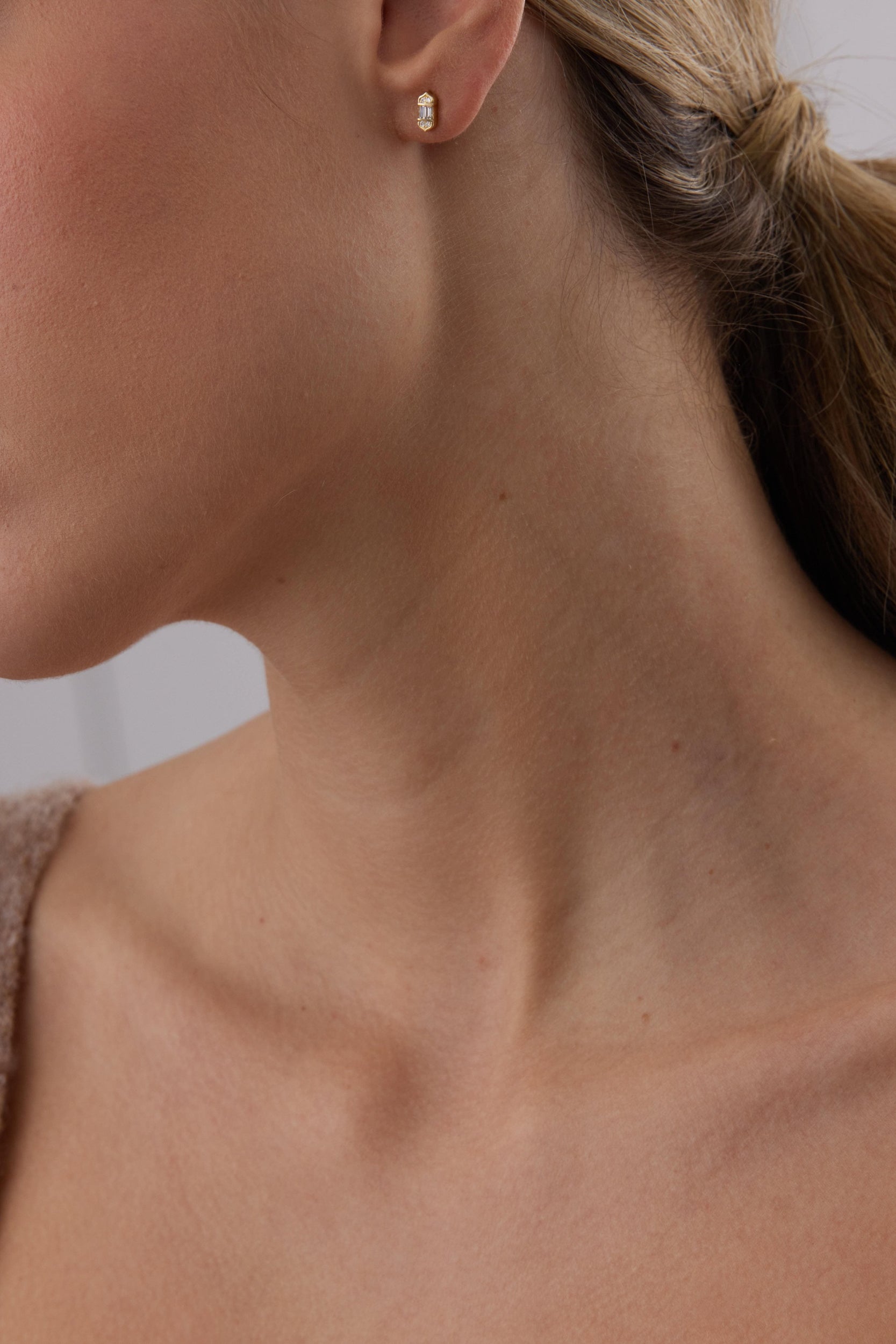 0.20 TCW Round & Baguette Moissanite Diamond Stud Earrings - crownmoissanite