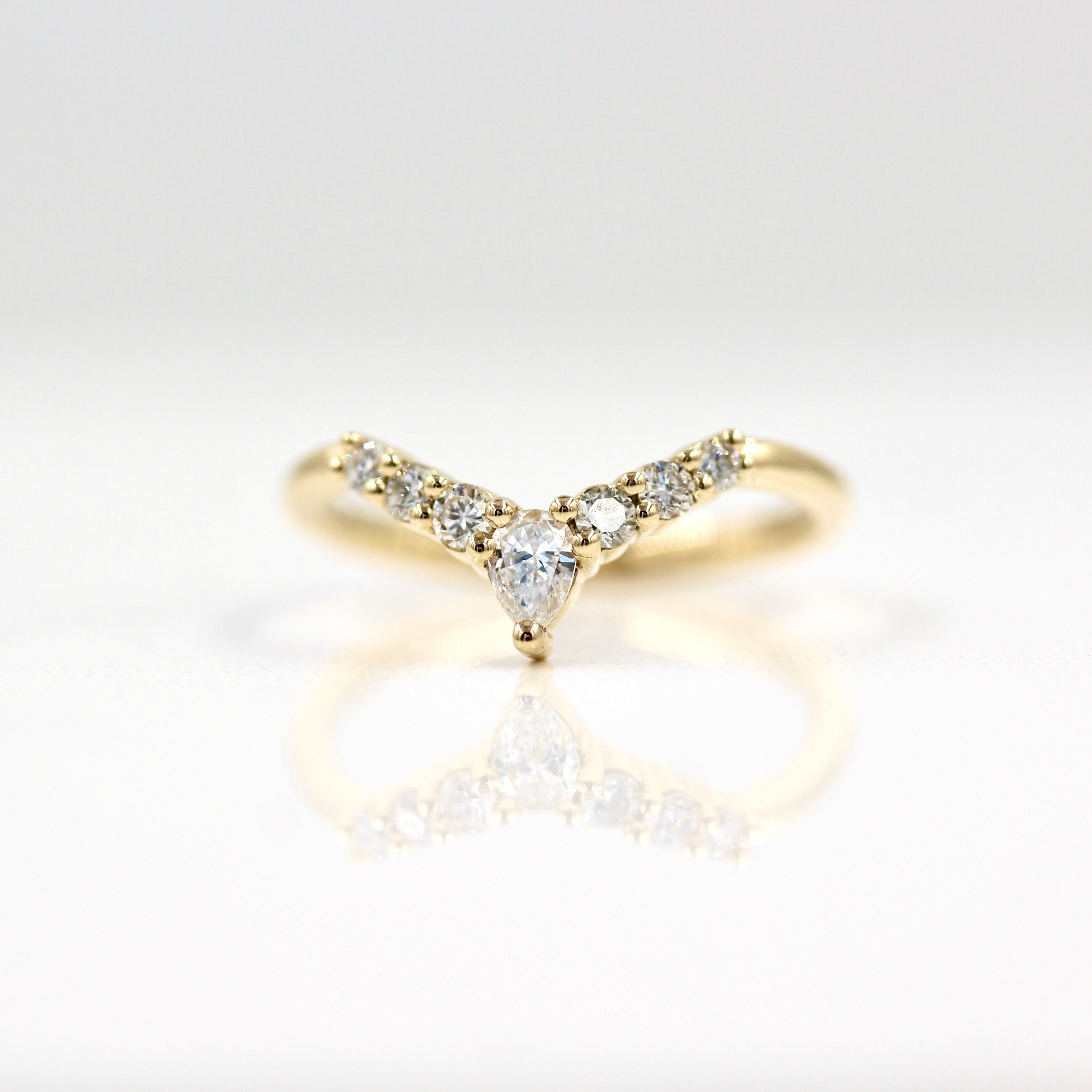 0.31 TCW Round & Pear Cut Curved Moissanite Wedding Band - crownmoissanite