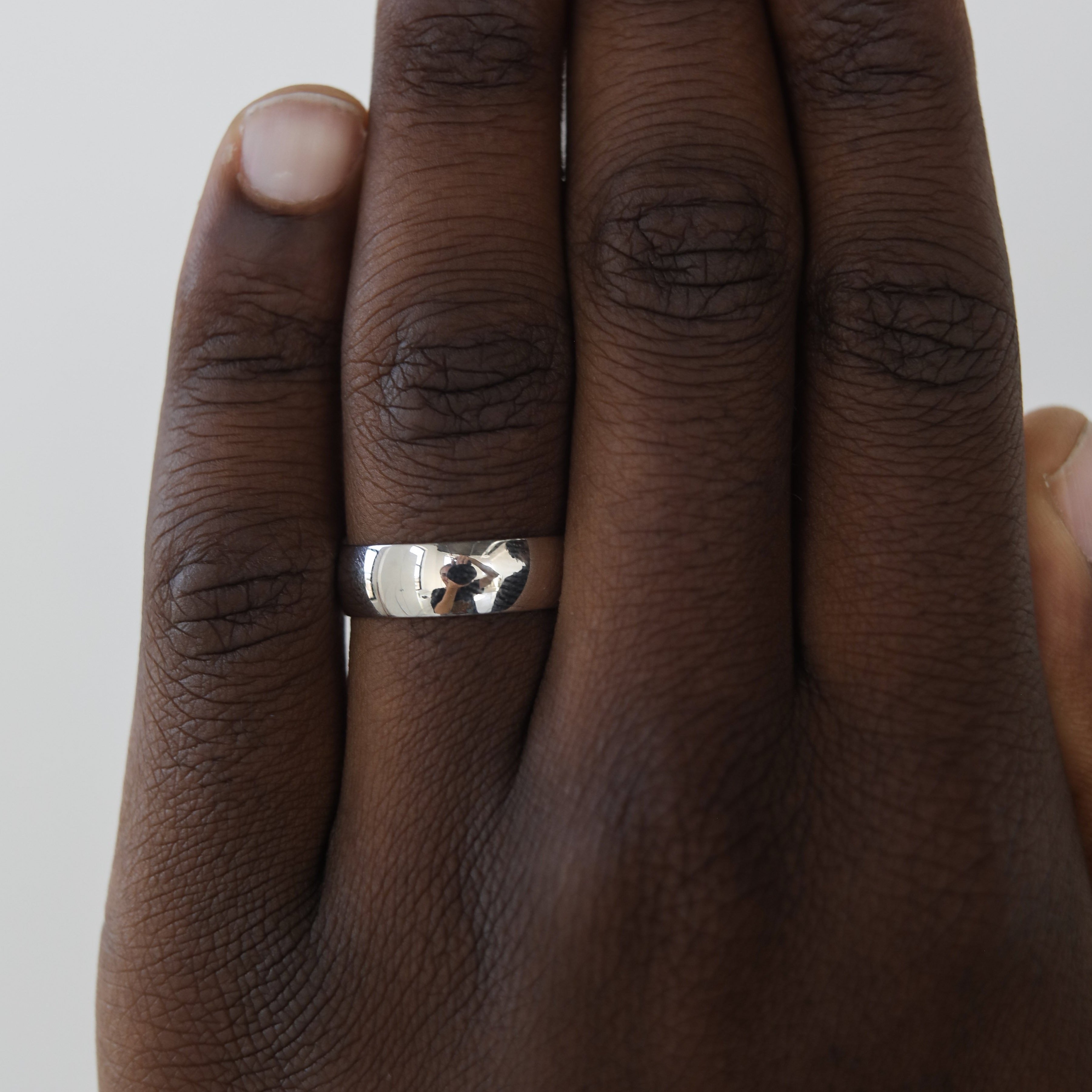 Polished Finish Classic Men's Wedding Band - crownmoissanite