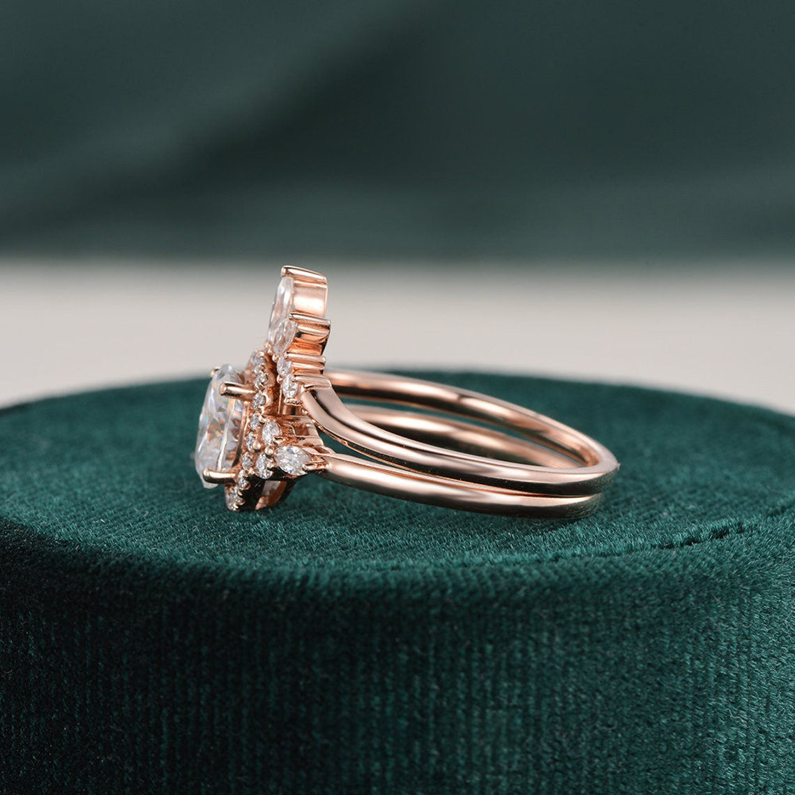 2.0 CT Oval Cut Cluster Halo Moissanite Bridal Ring Set - crownmoissanite