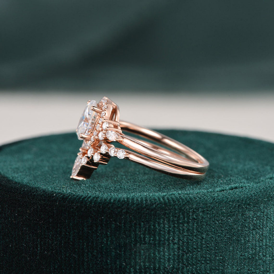 2.0 CT Oval Cut Cluster Halo Moissanite Bridal Ring Set - crownmoissanite