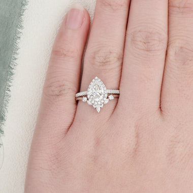 2.0 CT Pear Cut Halo Moissanite Bridal Ring Set - crownmoissanite