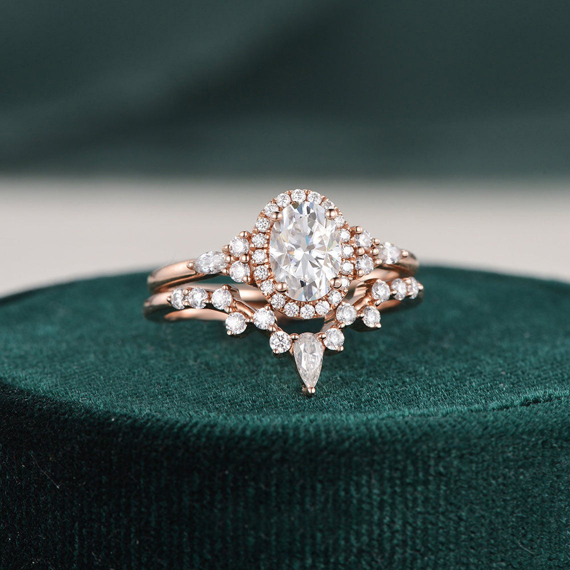 2.0 CT Oval Cut Cluster Halo Moissanite Bridal Ring Set - crownmoissanite