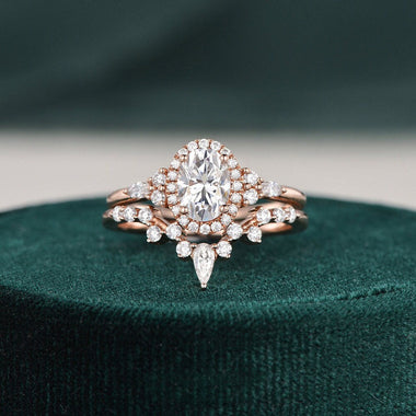 2.0 CT Oval Cut Cluster Halo Moissanite Bridal Ring Set - crownmoissanite