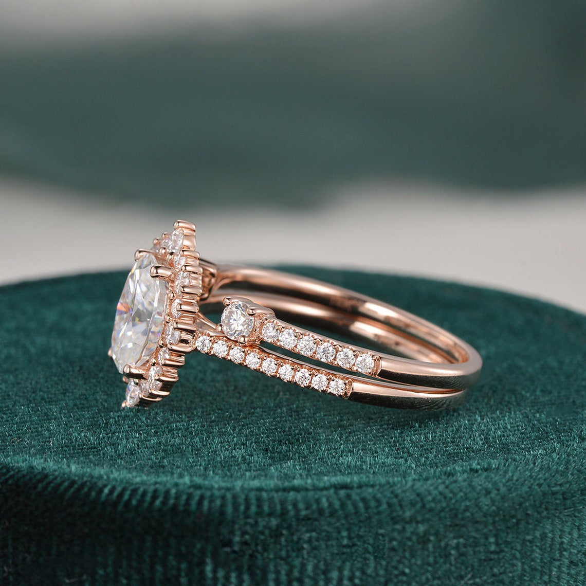 2.0 CT Oval Cut Halo Moissanite Bridal Ring Set - crownmoissanite