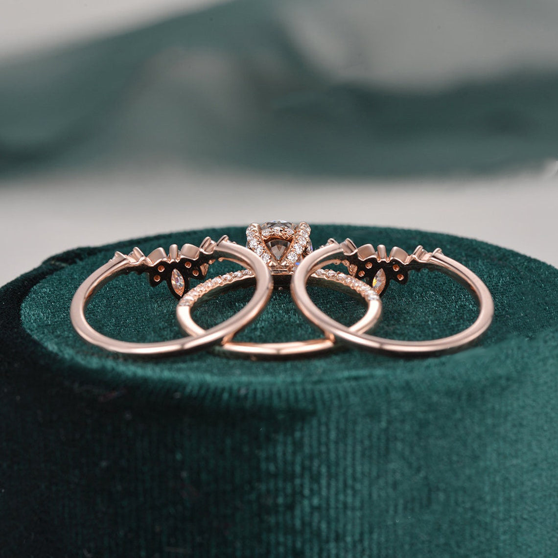 1.0 CT Round Shaped Moissanite Solitaire Bridal Ring Set - crownmoissanite