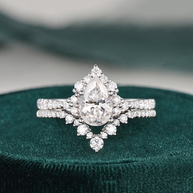 1.50 CT Pear Cut Cluster Moissanite Bridal Ring Set - crownmoissanite
