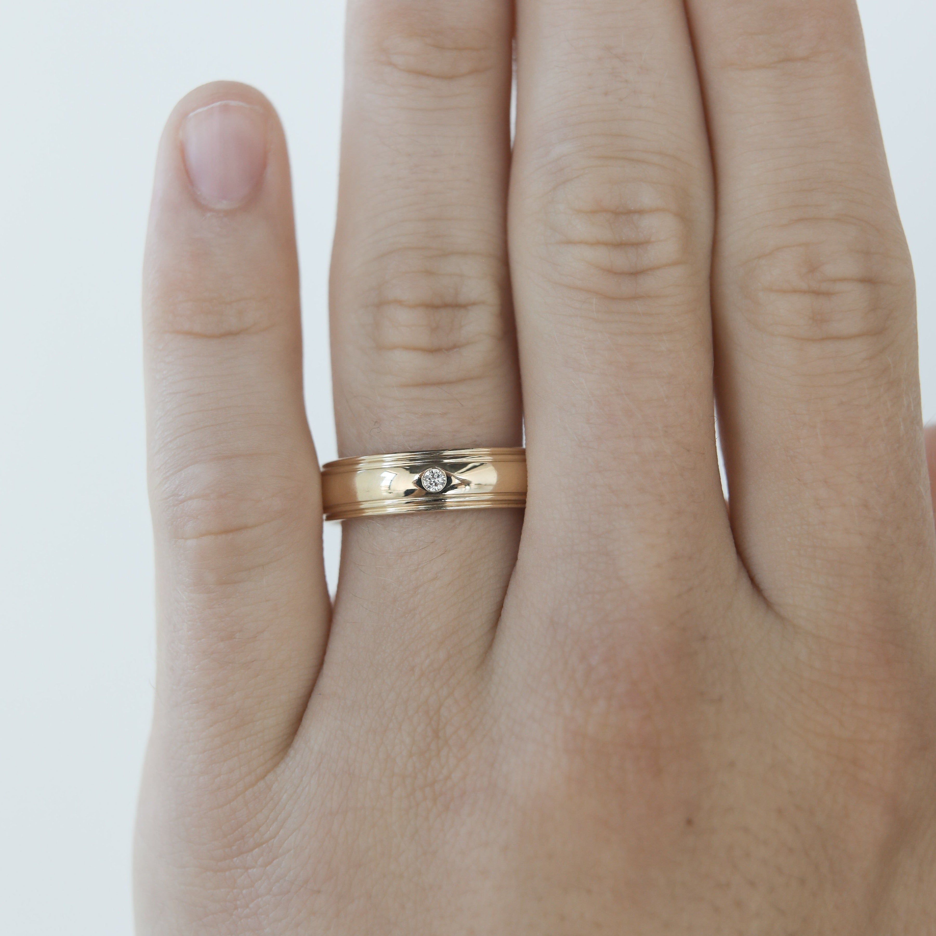 Classic Single Stone Polished Finish Men's Wedding Band - crownmoissanite