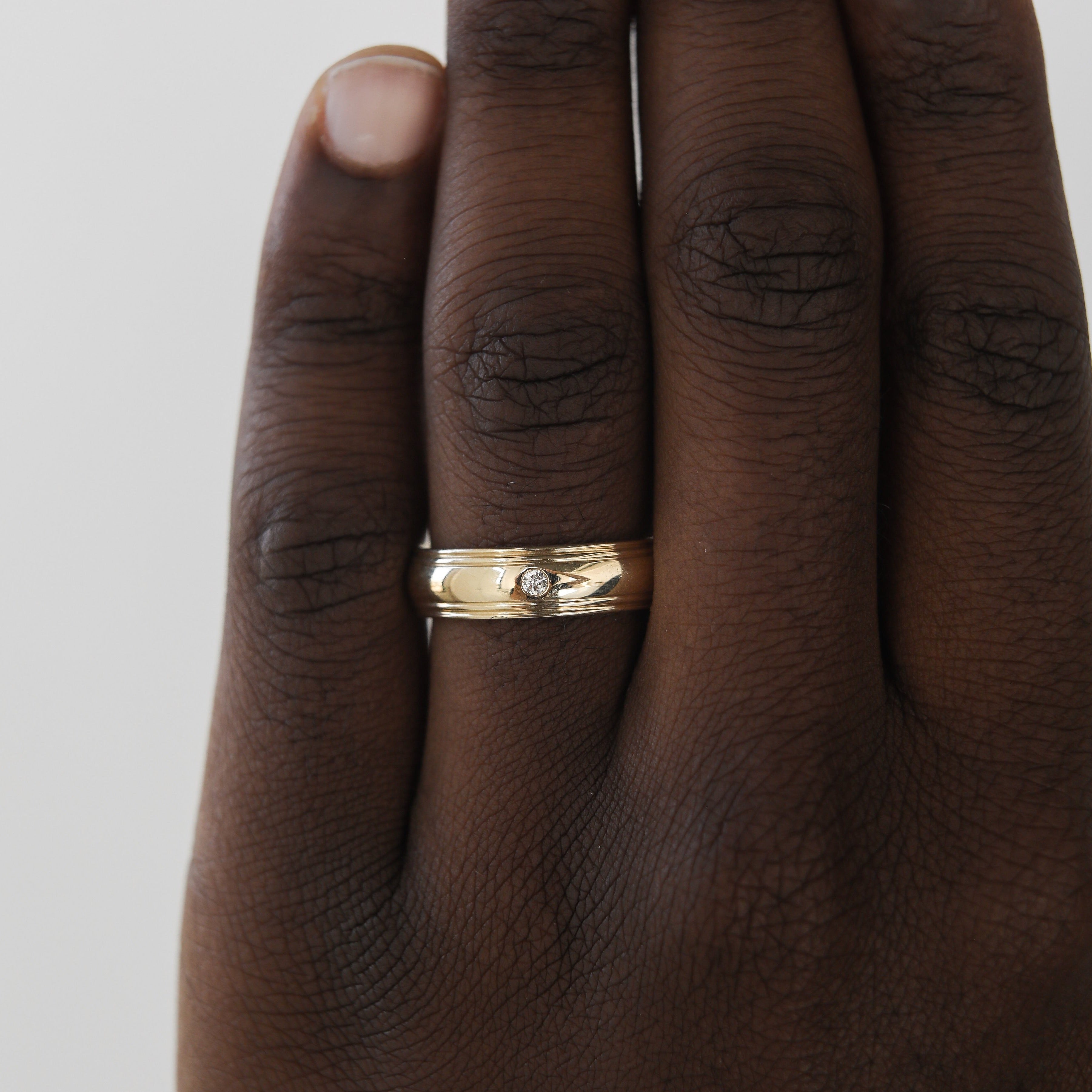 Classic Single Stone Polished Finish Men's Wedding Band - crownmoissanite