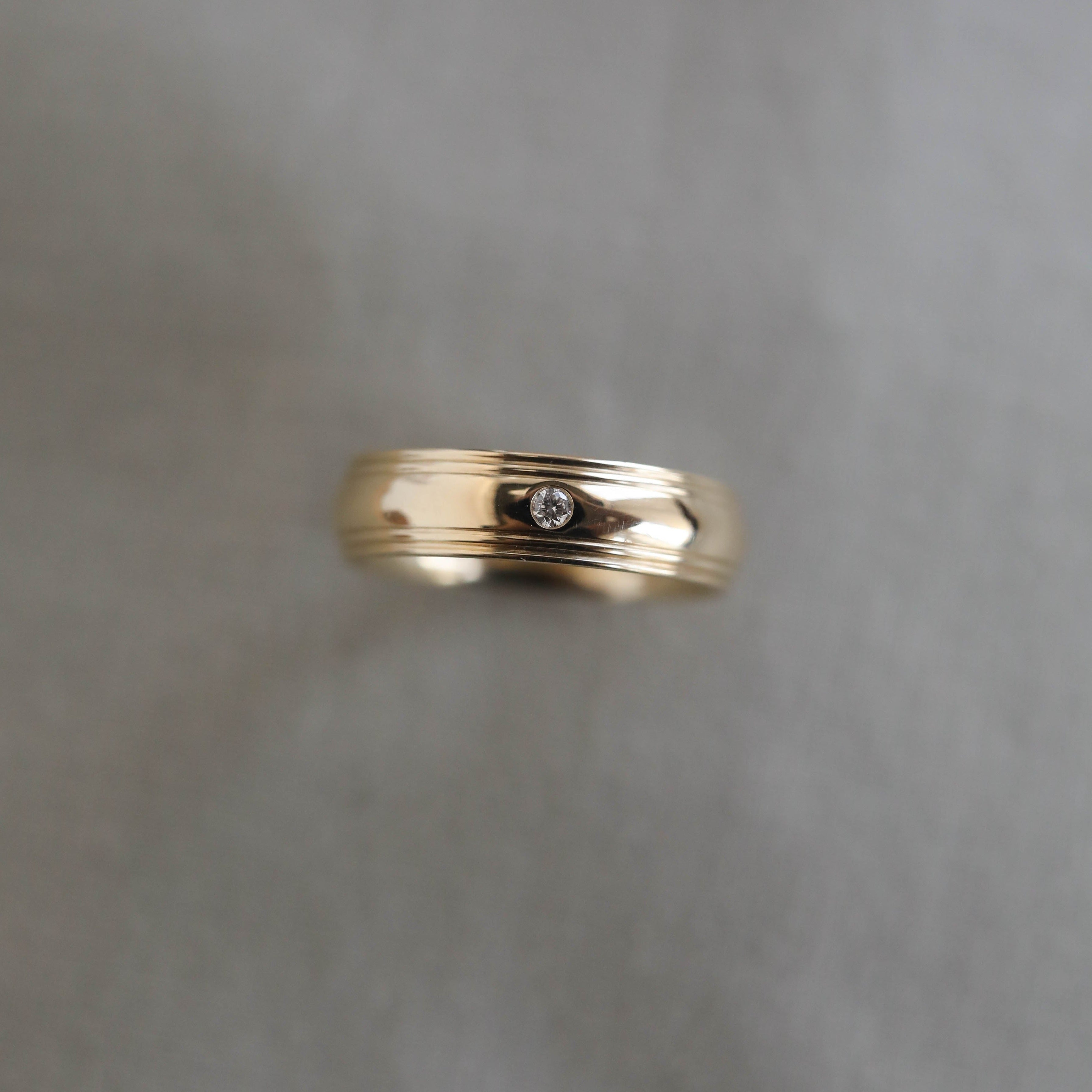 Classic Single Stone Polished Finish Men's Wedding Band - crownmoissanite