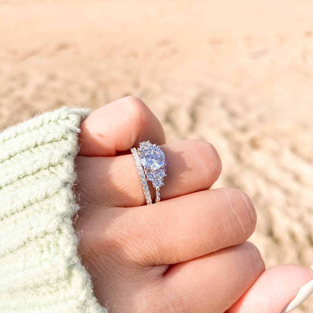 2.0 CT Round Shaped Moissanite Cluster Engagement Ring - crownmoissanite