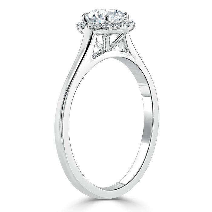0.75 CT Round Cut Halo Moissanite Engagement Ring - crownmoissanite