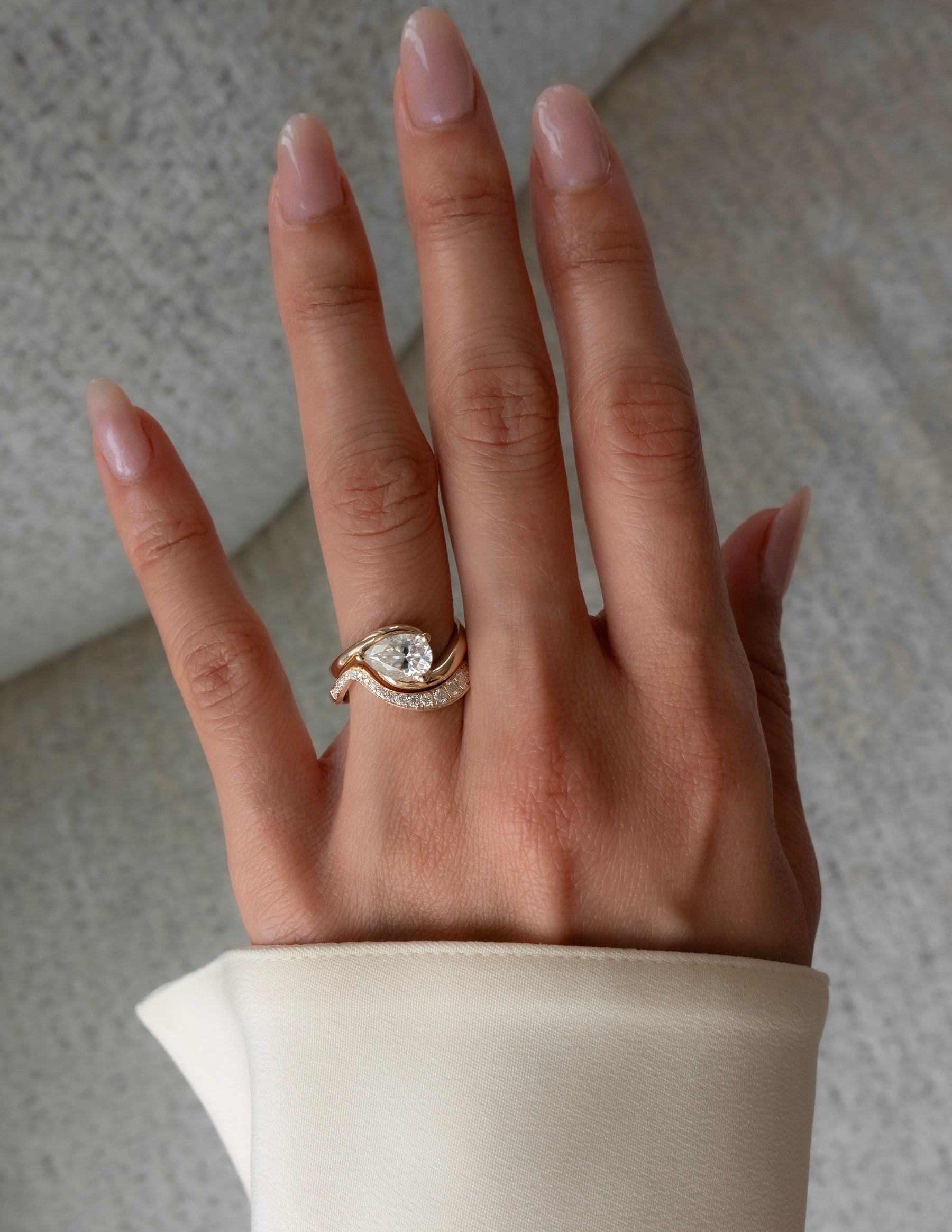 1.0 - 2.0 CT Pear Moissanite Solitaire Bridal Ring Set