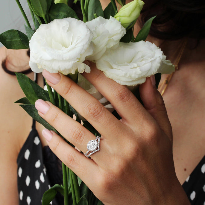 1.0 CT Oval Moissanite Vintage Engagement Ring