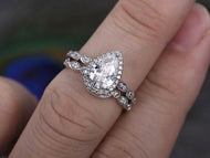 1.0 CT Pear Cut Halo Moissanite Bridal Ring Set - crownmoissanite