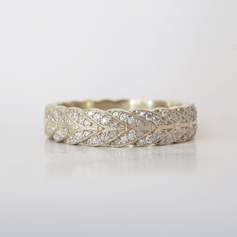 Round Stones Feather Style Men's Wedding Band - crownmoissanite