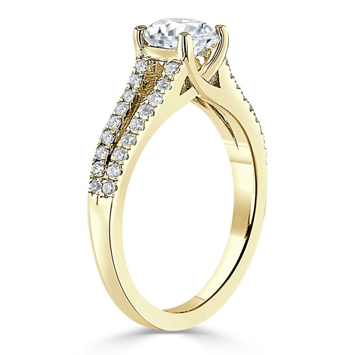 0.75 CT Round Cut Solitaire Split Shank Style Moissanite Engagement Ring - crownmoissanite