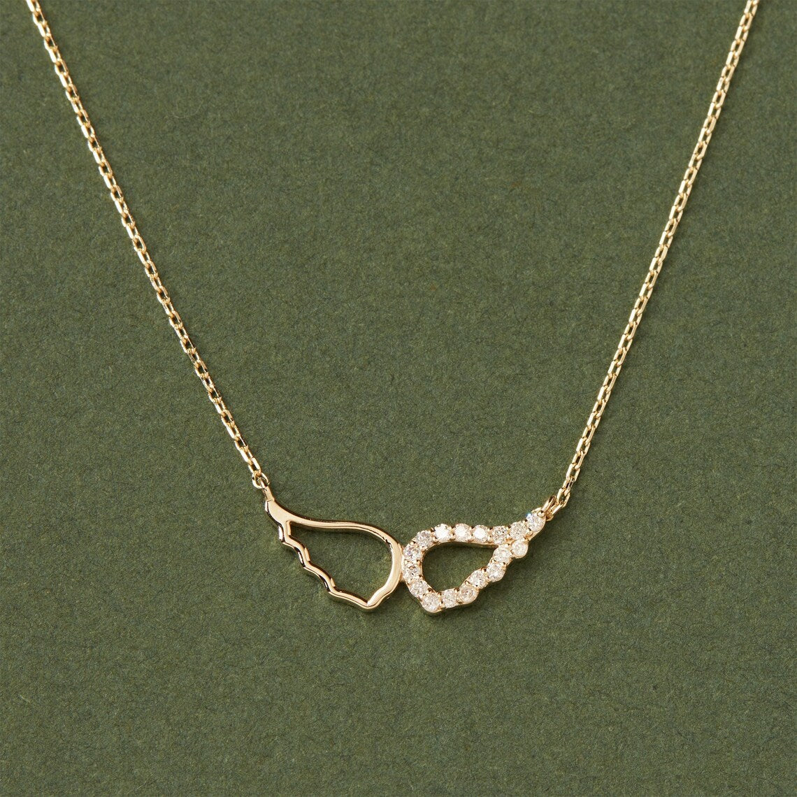 0.10 TCW Round Moissanite Diamond Wing Pendent Necklace - crownmoissanite