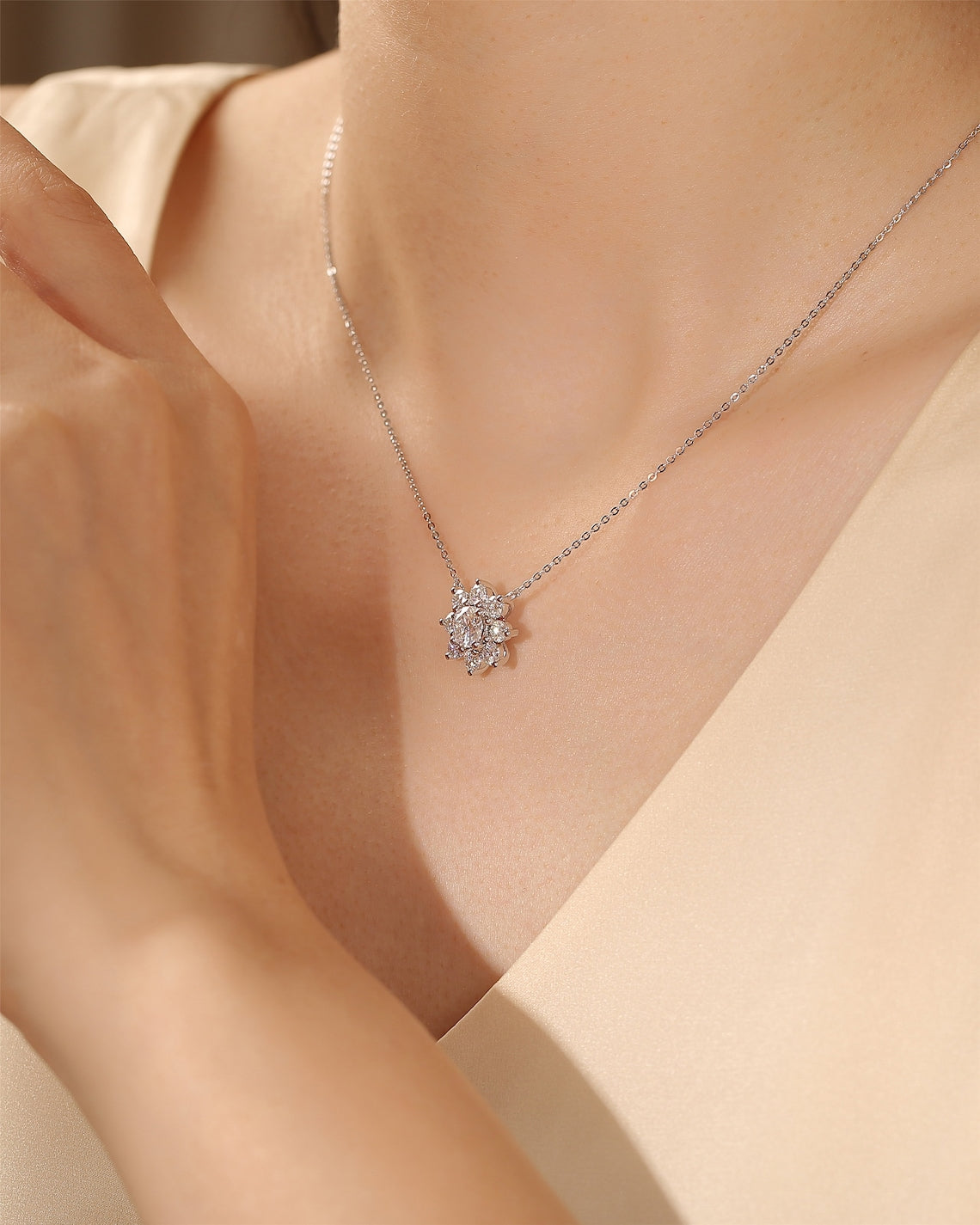 0.50 CT Round Moissanite Diamond Floral Necklace - crownmoissanite
