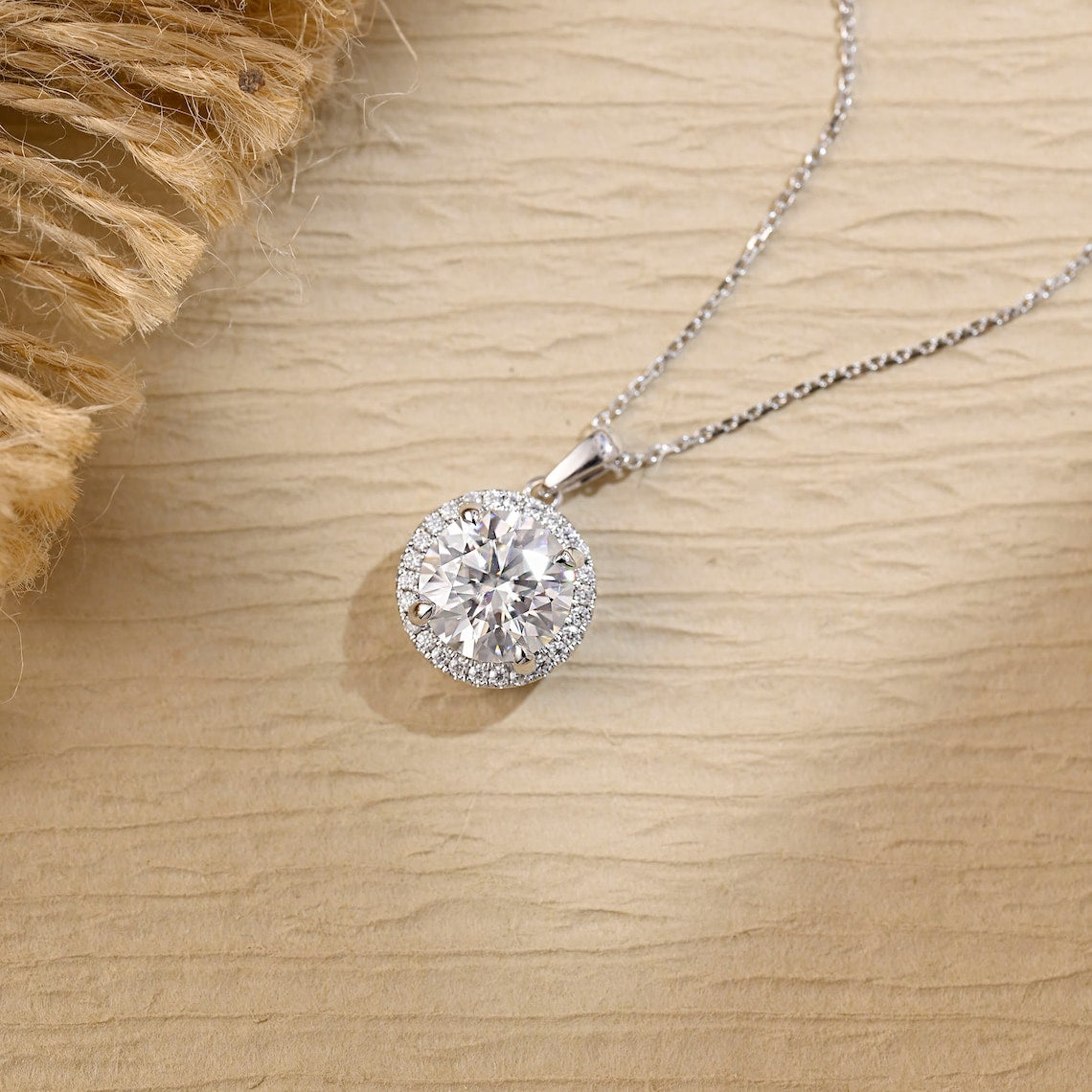 0.50 CT Round Moissanite Diamond Halo Necklace - crownmoissanite
