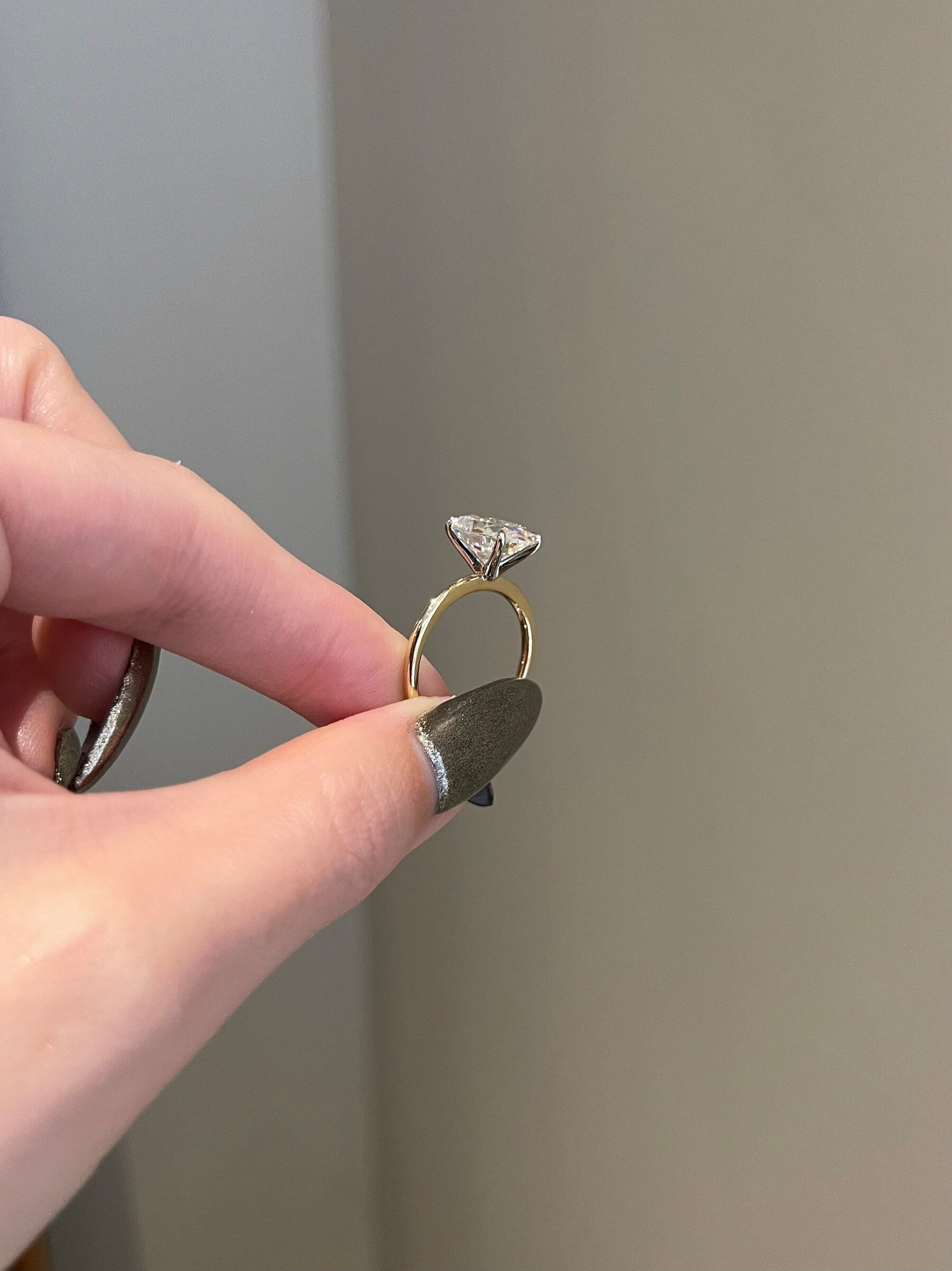 3.50 CT Oval Shaped Moissanite Solitaire Engagement Ring - crownmoissanite