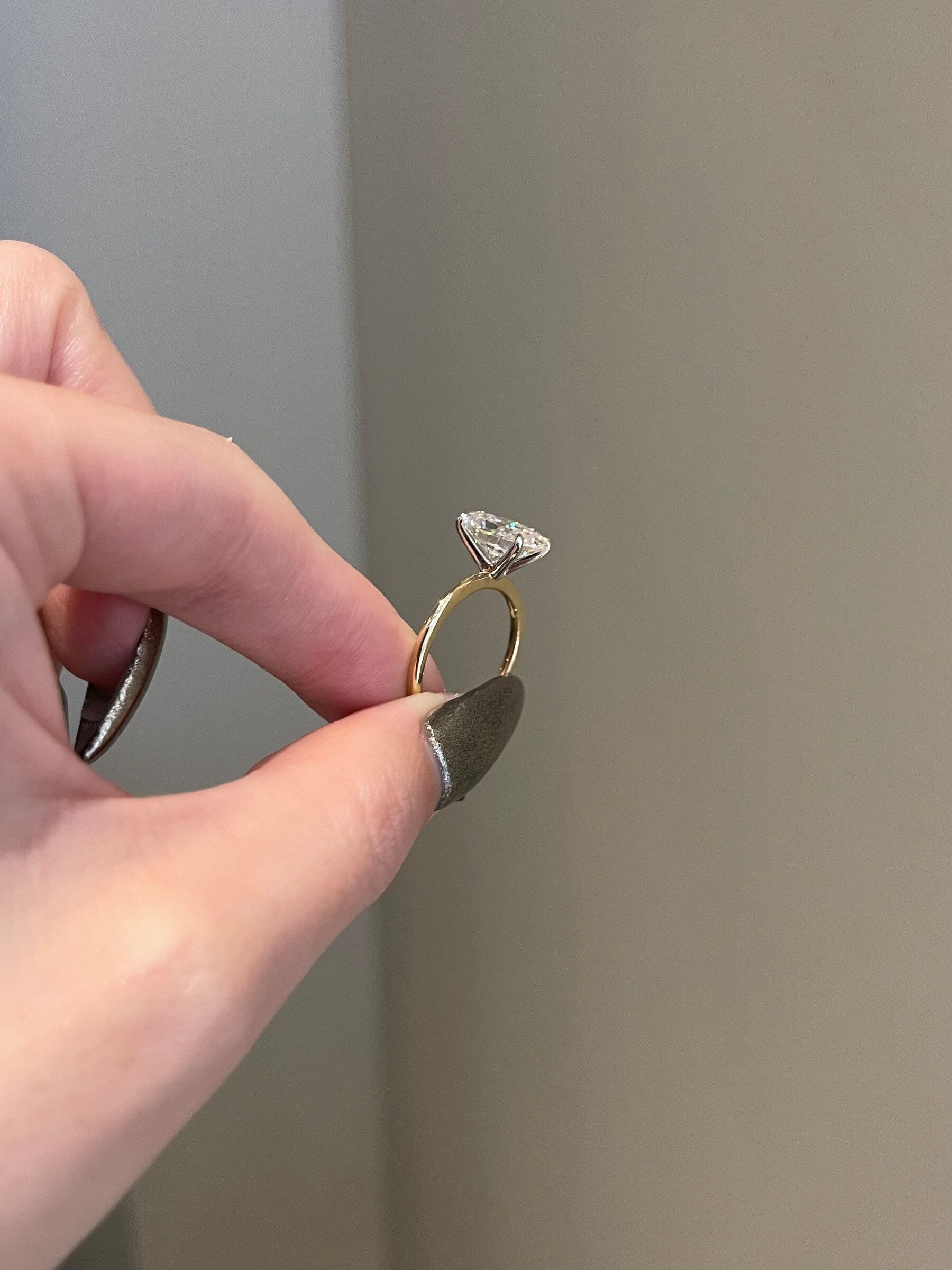 3.50 CT Oval Shaped Moissanite Solitaire Engagement Ring - crownmoissanite