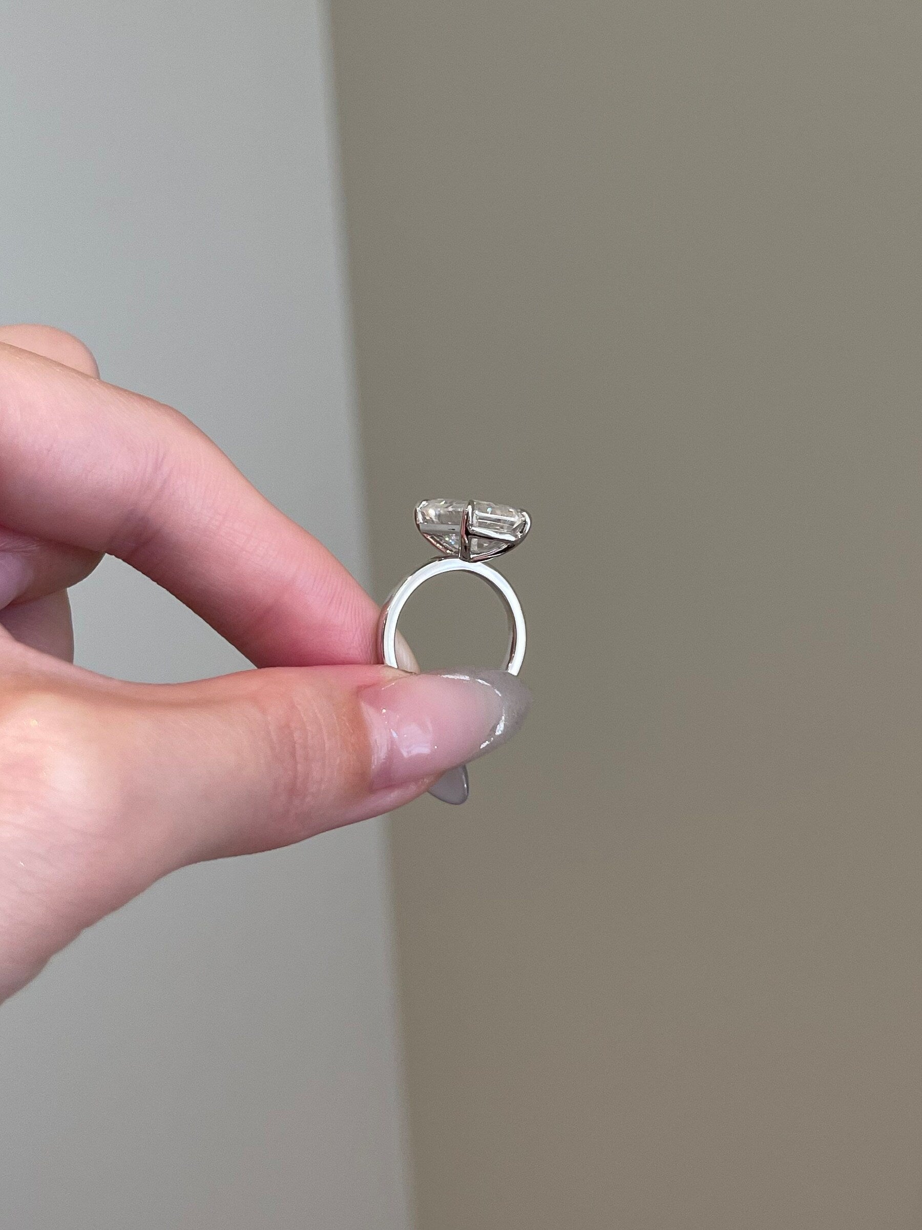 3.0 CT-5.0 CT Emerald Shaped Moissanite Solitaire Engagement Ring - crownmoissanite