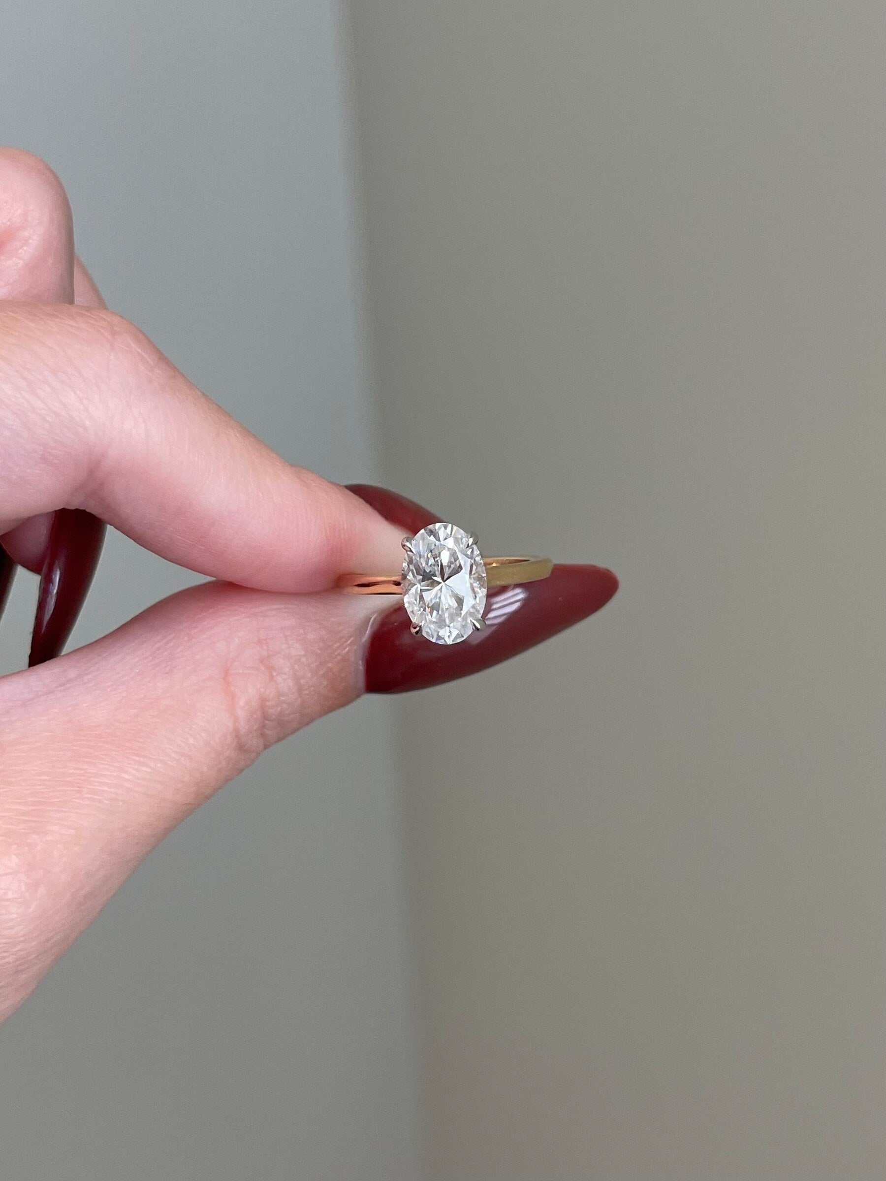 2.50 CT Oval Shaped Moissanite Solitaire Engagement Ring - crownmoissanite