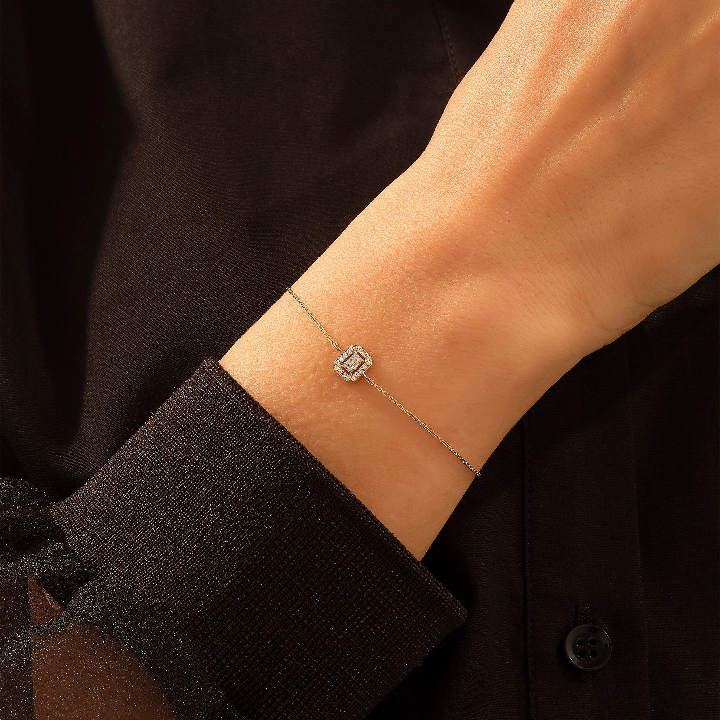 0.20 TCW Baguette & Round Moissanite Dainty Bracelet - crownmoissanite