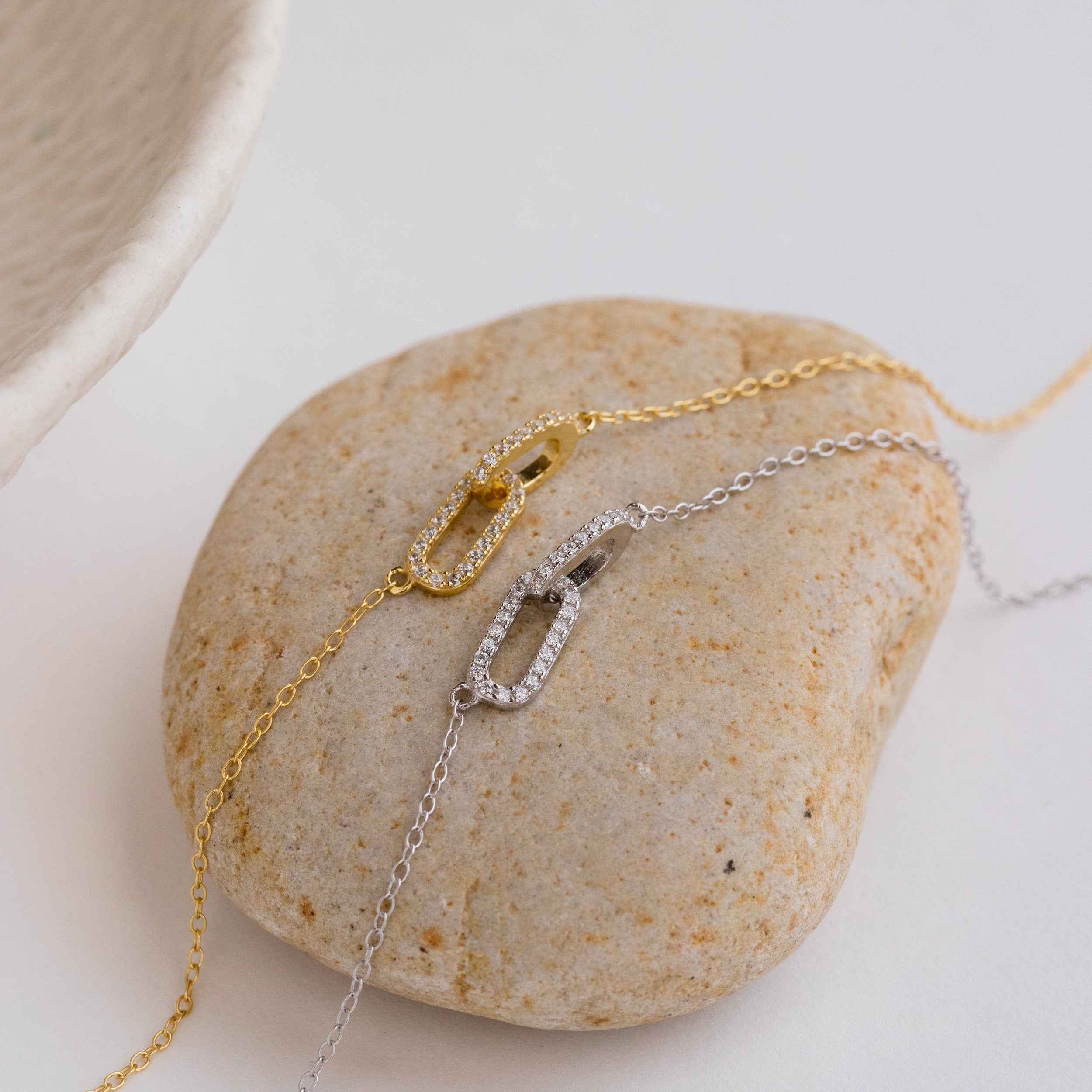 0.20 TCW Round Moissanite Linked Pendant Necklace - crownmoissanite