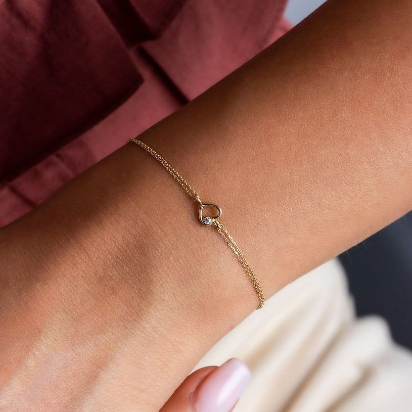 0.15 TCW Round Moissanite Heart Bracelet - crownmoissanite