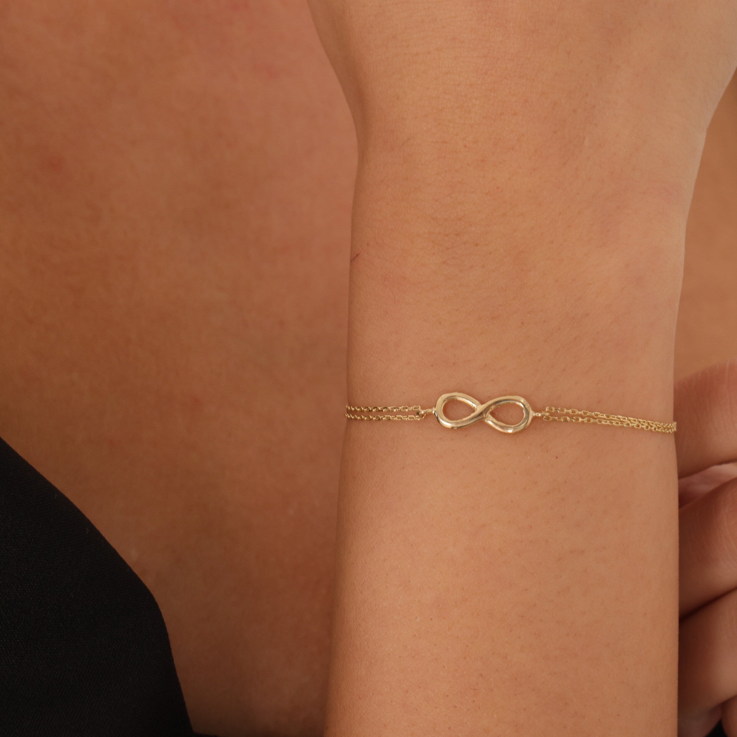 Minimalist Infinity Bracelet for Women - crownmoissanite