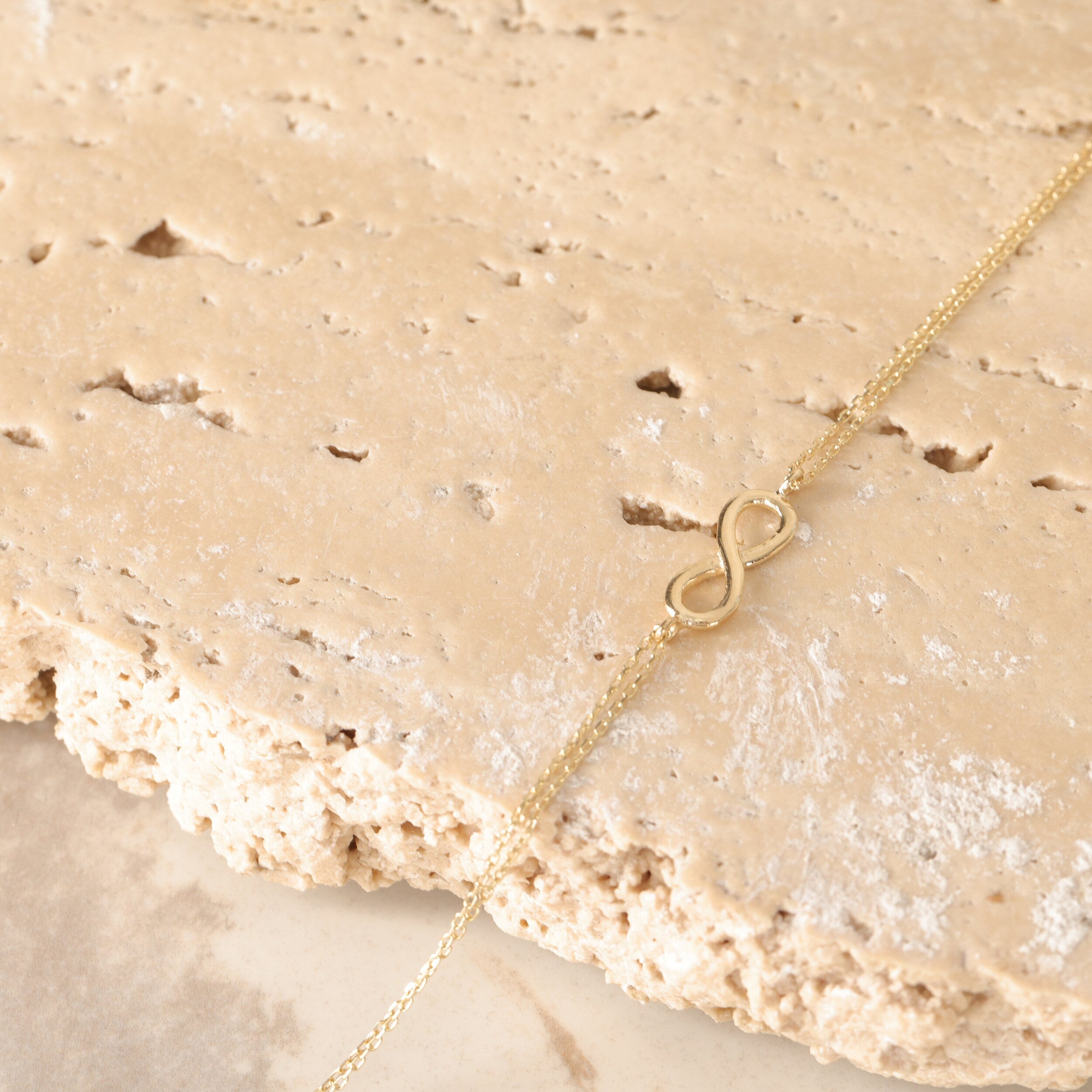 Minimalist Infinity Bracelet for Women - crownmoissanite