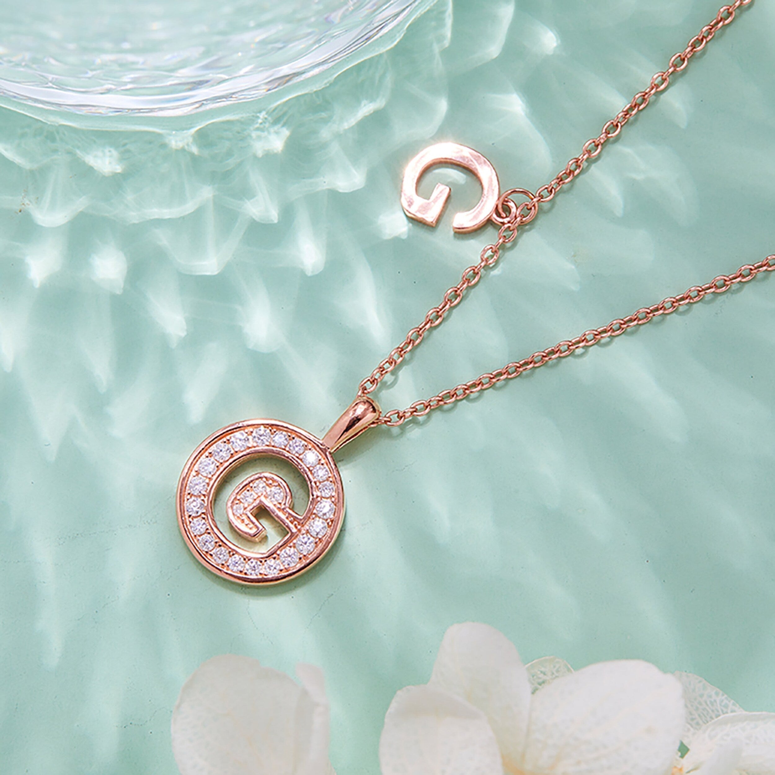 Customized "G" Letter Moissanite Diamond Necklace - crownmoissanite