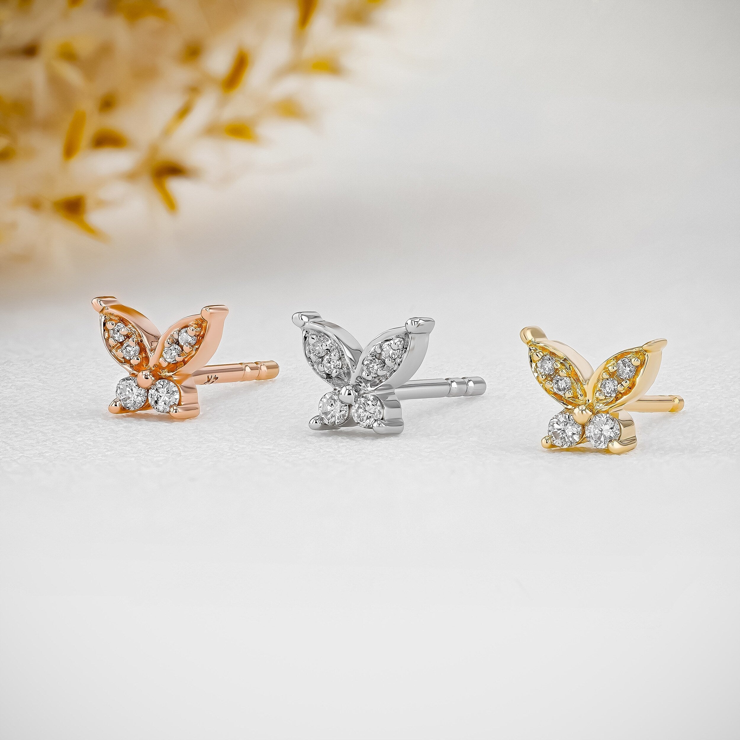 0.80 TCW Round Moissanite Diamond Stud Earrings - crownmoissanite