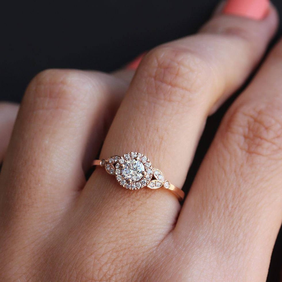 0.30 CT Round Moissanite Vintage Engagement Ring