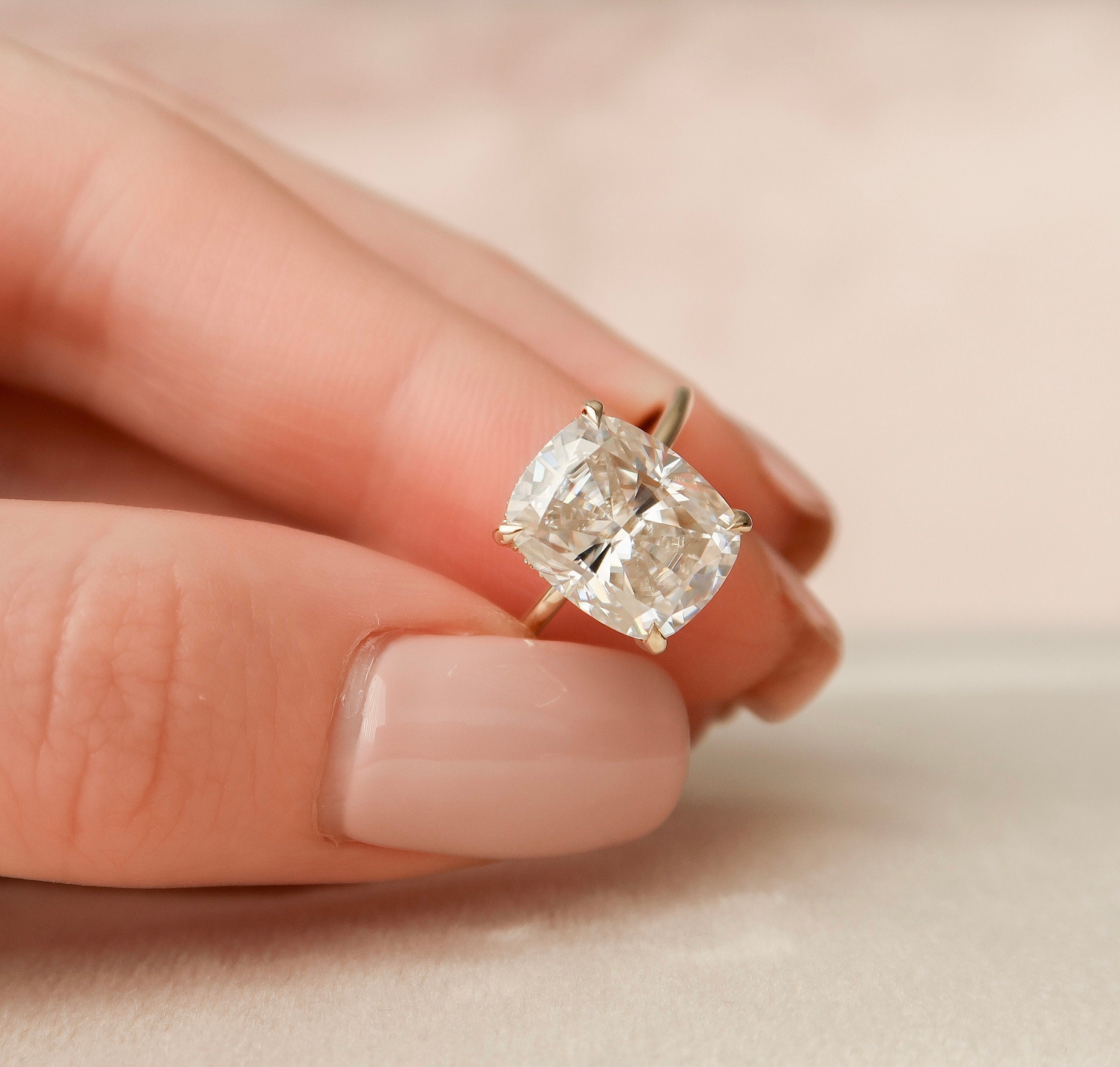 6.0 CT Cushion Cut Solitaire Solitaire Moissanite Engagement Ring - crownmoissanite