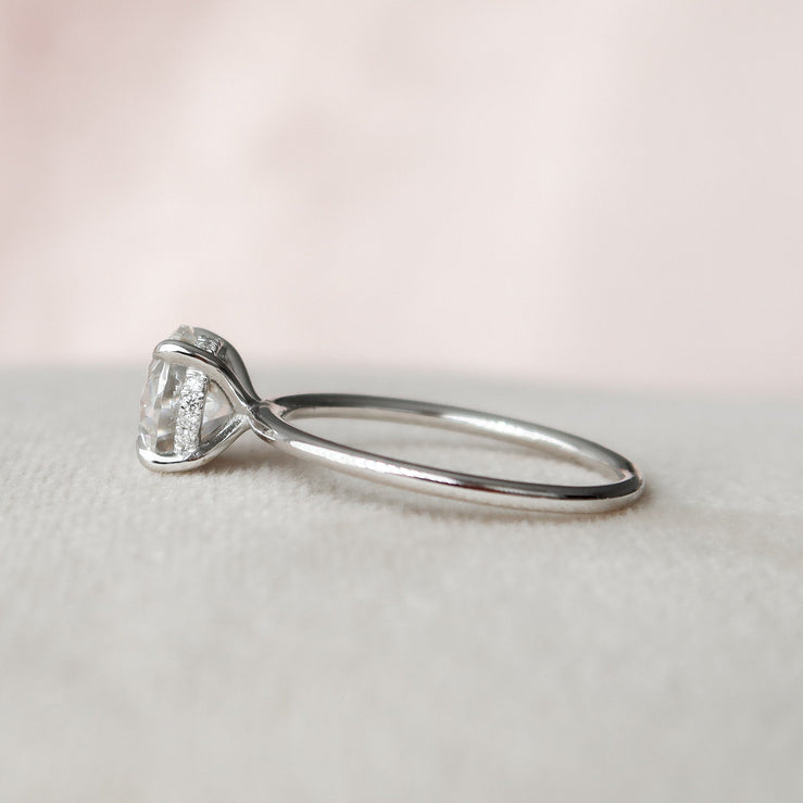 2.0 CT Round Cut Solitaire Style Moissanite Engagement Ring - crownmoissanite