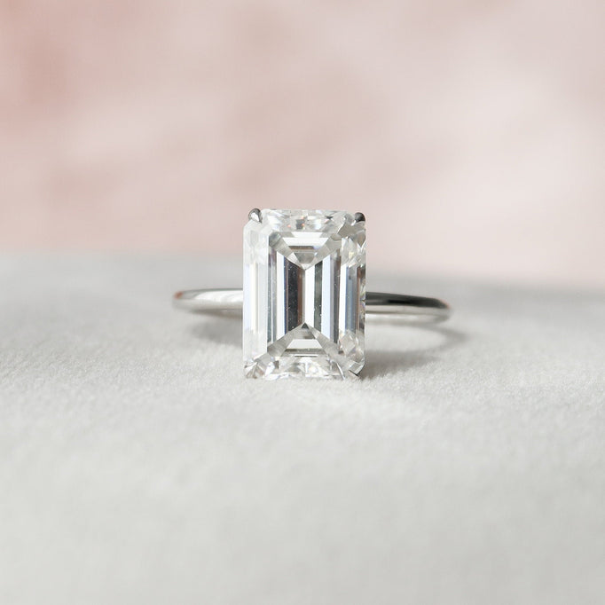 4.5 CT Emerald Solitaire Style Moissanite Engagement Ring - crownmoissanite