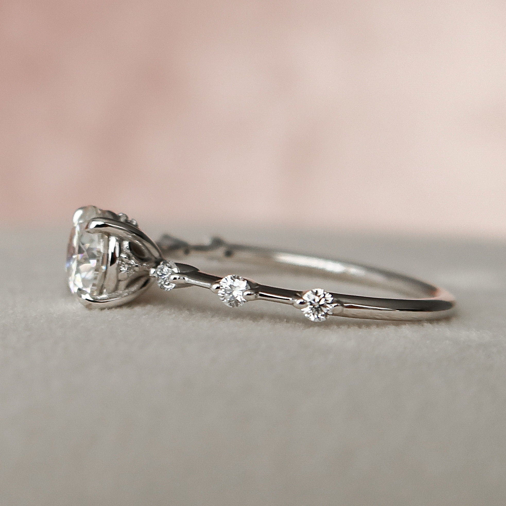 1.0 CT Round Shaped Moissanite Solitaire Engagement Ring - crownmoissanite