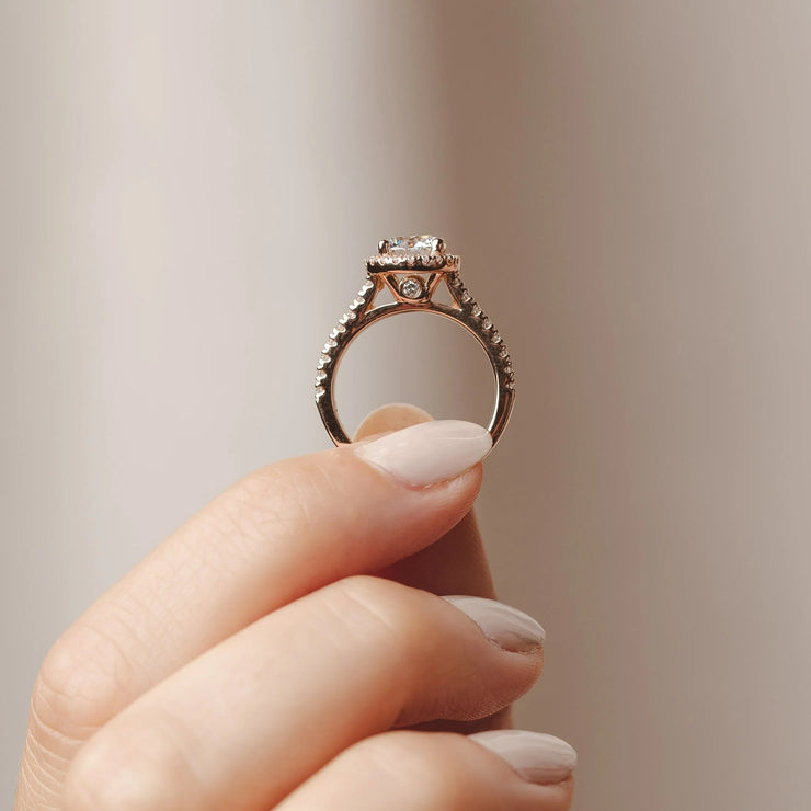 2.0 - 4.0 CT Round Moissanite Halo Engagement Ring