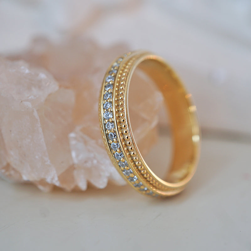 Round Stones Milgrain Men's Wedding Band - crownmoissanite