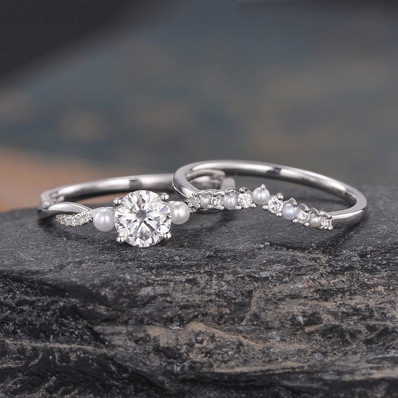 0.50 CT Round Shaped Moissanite Diamond Art Deco Bridal Ring Set - crownmoissanite