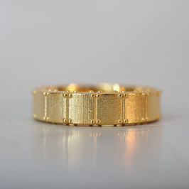 Classic Shield Textured Men's Wedding Band - crownmoissanite