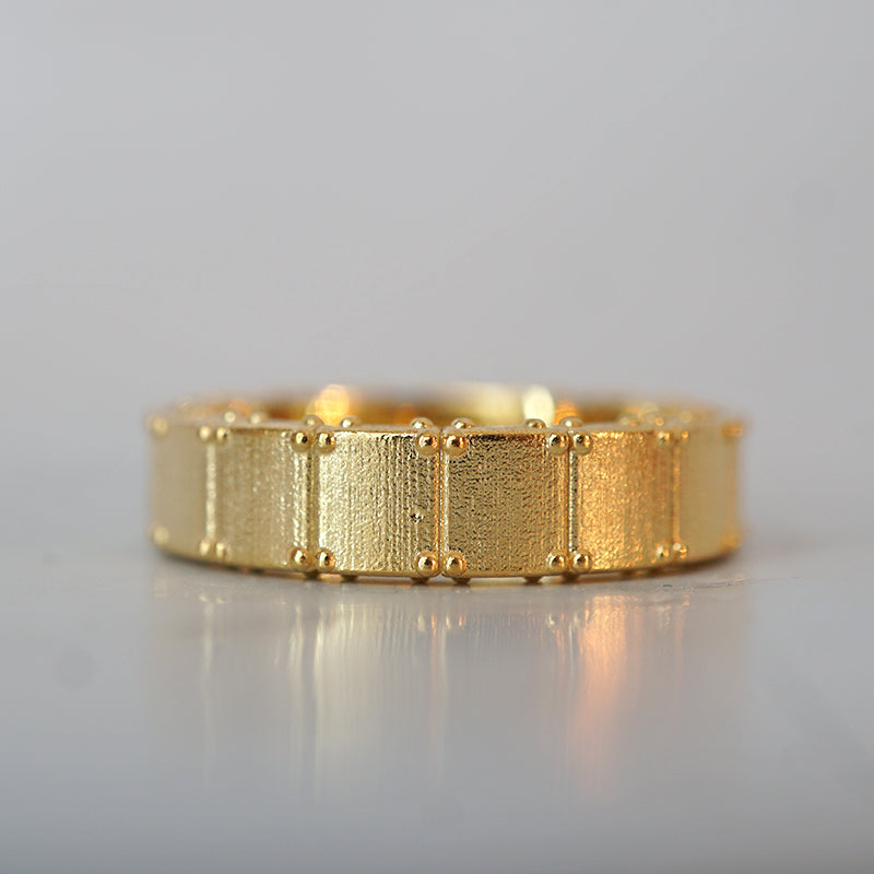 Classic Shield Textured Men's Wedding Band - crownmoissanite