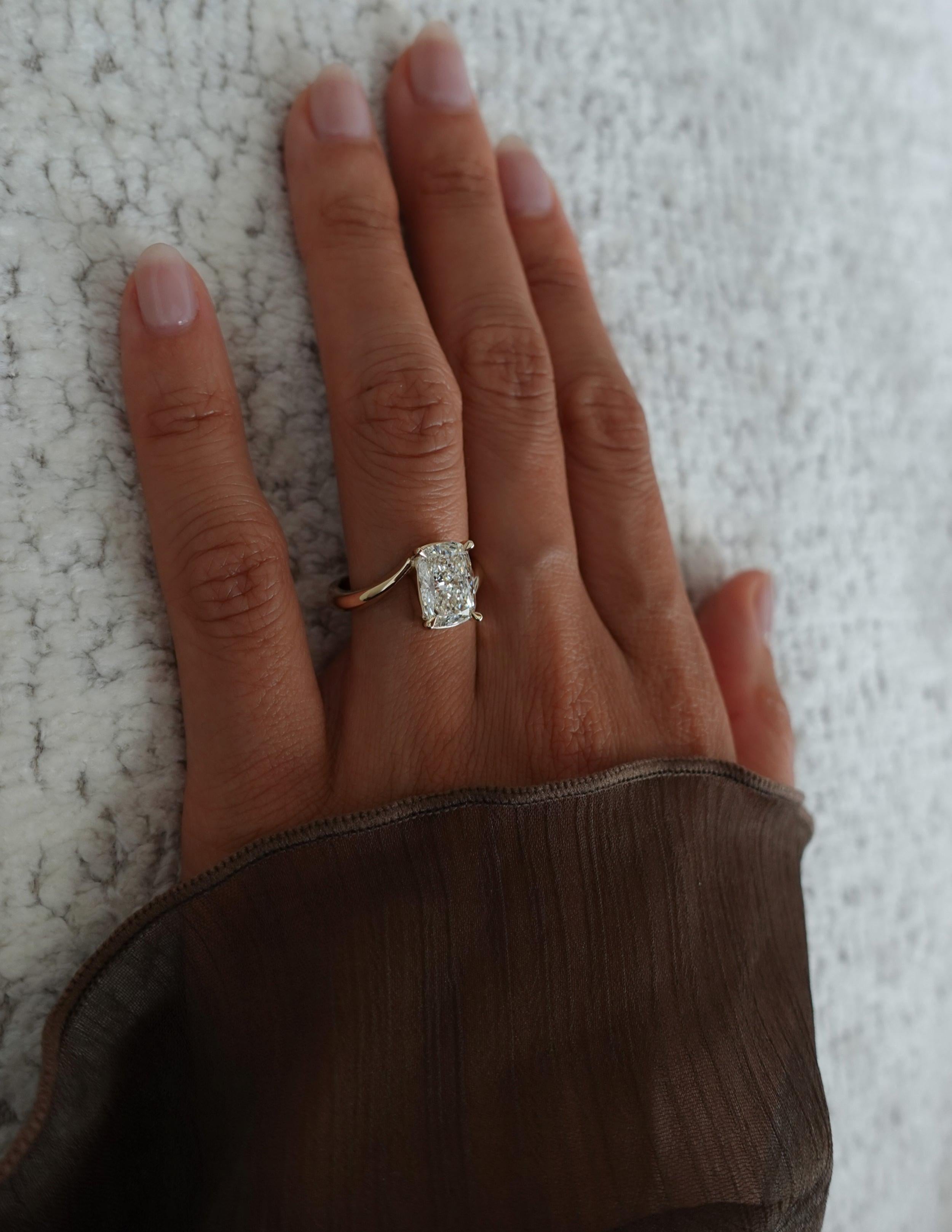 1.5 - 3.5 CT Elongated Cushion Shaped Moissanite Soliatire Style Engagement Ring